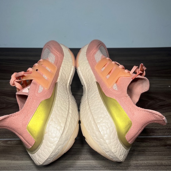 Adidas Women’s Ultraboost 21 Running Size 7.5 Ambient Blush | FY3953 | - Picture 5 of 10